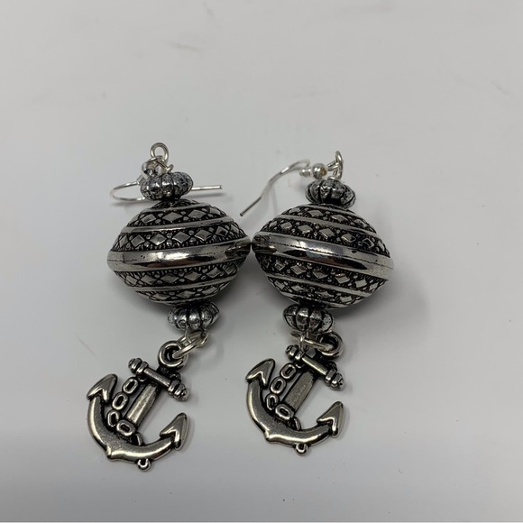 Silver Toned Globe and Anchor Dangle Earrings - Picture 5 of 7